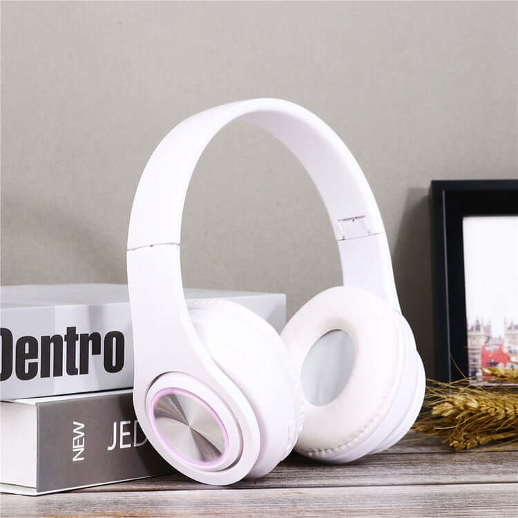 CUTTING-EDGE TECHNOLOGY Portable Wireless Bluetooth Headphones with Strong Bass and Noise Cancelling