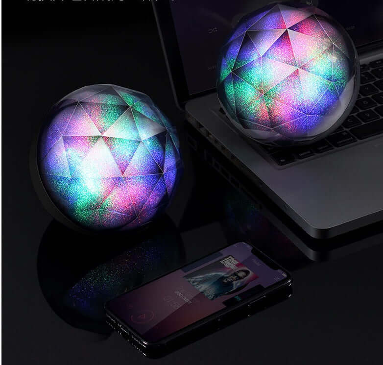 CUTTING-EDGE TECHNOLOGY seven-color LED Bluetooth magic ball speaker