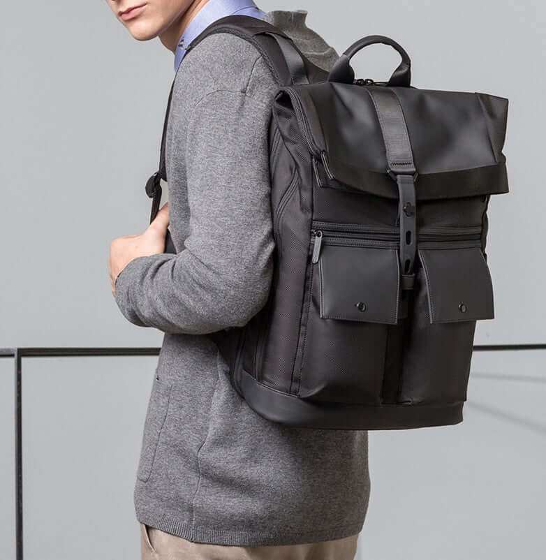 CUTTING-EDGE TECHNOLOGY men's anti-theft waterproof laptop travel backpack with USB charging
