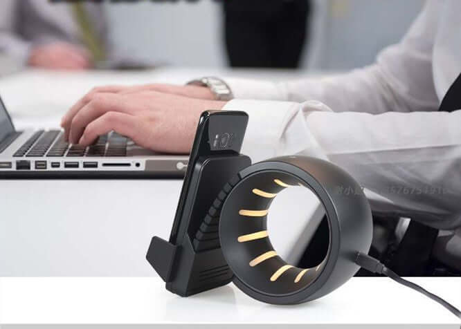 CUTTING-EDGE TECHNOLOGY Fast Wireless Charger for Smartphones