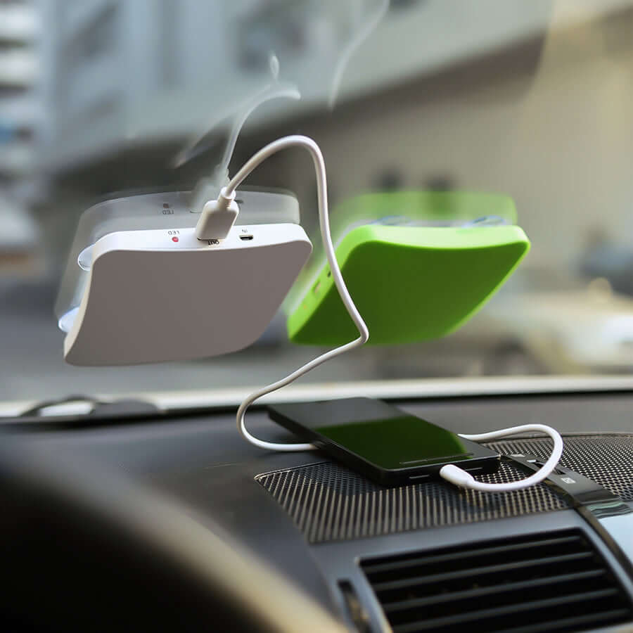 CUTTING-EDGE TECHNOLOGY Solar-Powered Suction Cup Portable Power Bank