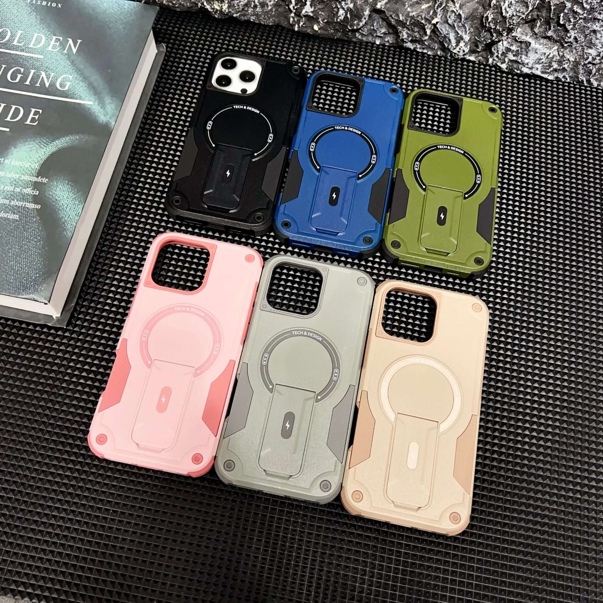 CUTTING-EDGE TECHNOLOGY drop-resistant protective phone case with bracket compatibility
